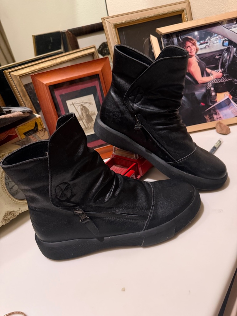 Women’s Black Side Zip Ankle Bootd